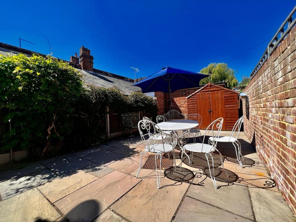 Bridewell Cottage In The Heart Of Tenterden - Pass The Keys Extérieur photo